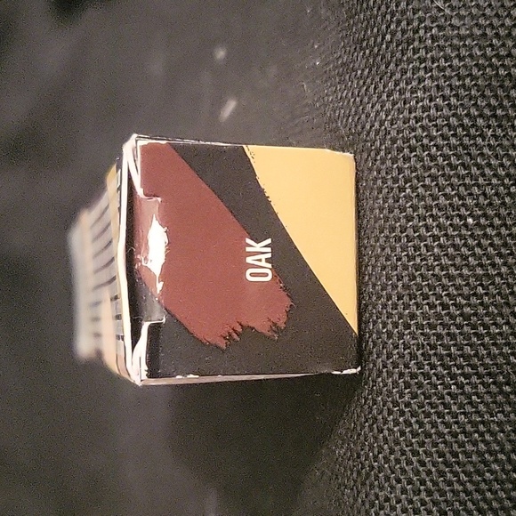 Kylie concealer - Picture 2 of 3